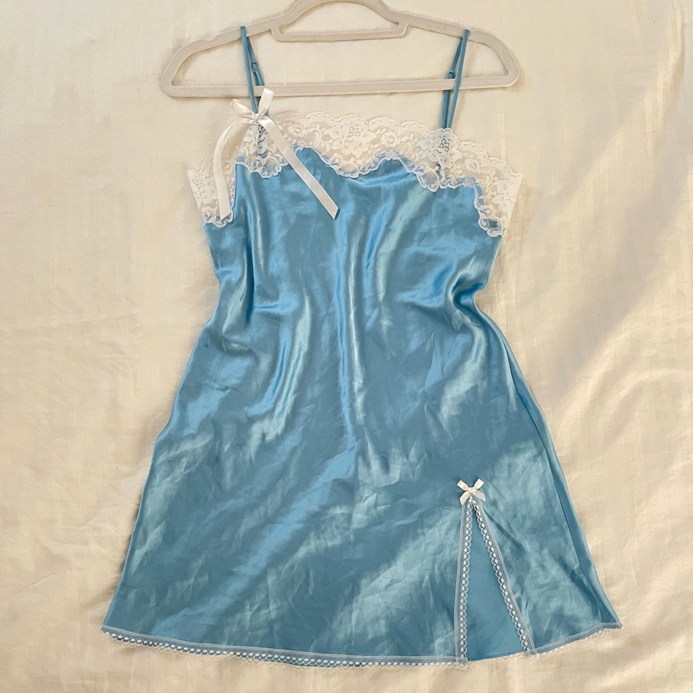 ❌ SOLD ELSEWHERE ‼️ Lace Satin Slip